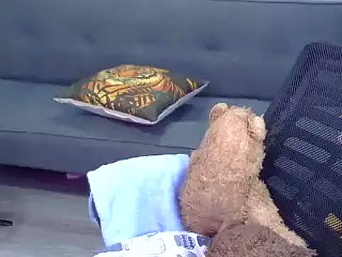 Snapshot of Bee_2k chatting on 02.04.26 Bee 2k online show from 02.04.26