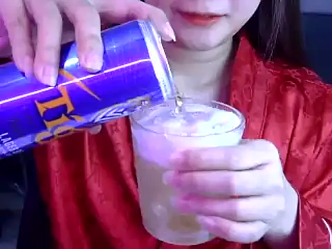 Snapshot of Bee_2k chatting on 02.09.26 Bee 2k online show from 02.09.26