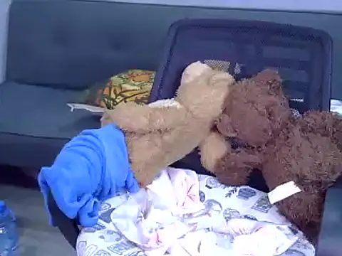 Snapshot of Bee_2k chatting on 02.15.26 Bee 2k online show from 02.15.26