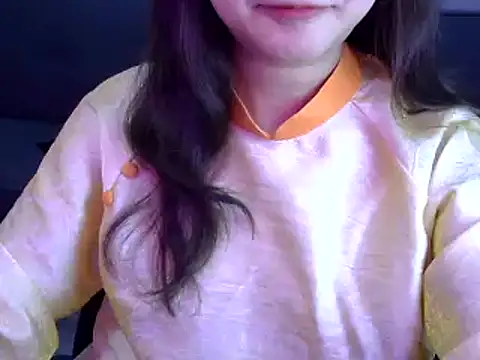 Snapshot of Bee_2k chatting on 02.25.26 Bee 2k online show from 02.25.26