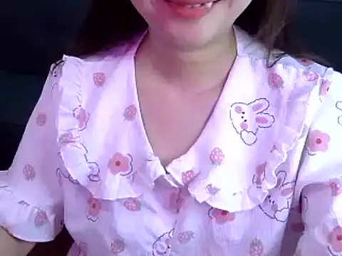 Snapshot of Bee_2k chatting on 02.26.26 Bee 2k online show from 02.26.26