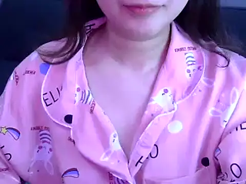 Snapshot of Bee_2k chatting on 03.07.26 Bee 2k online show from 03.07.26