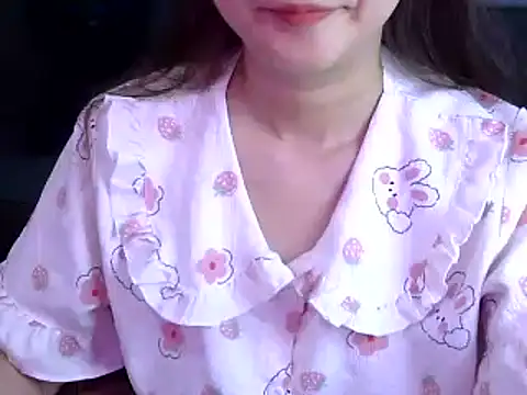 Snapshot of Bee_2k chatting on 03.14.26 Bee 2k online show from 03.14.26