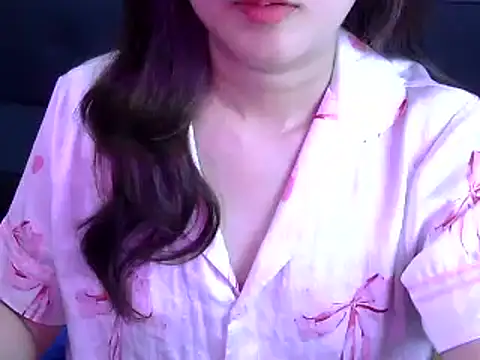 Snapshot of Bee_2k chatting on 03.21.26 Bee 2k online show from 03.21.26