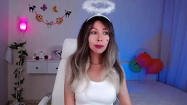 wendifoste online show from 10.31.25