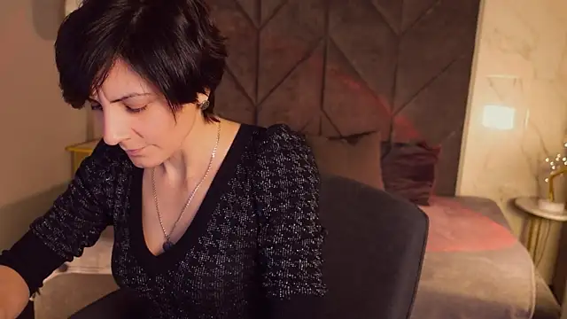 LorenDaze online show from 12.20.25