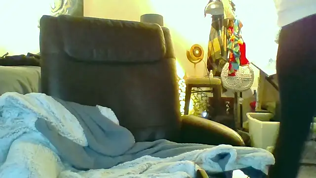 eatmeplease44 online show from 10.18.25