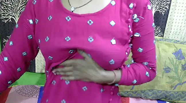 Snapshot of Indian_Horny_Wife chatting on 01.17.25 Indian Horny Wife online show from 01.17.25