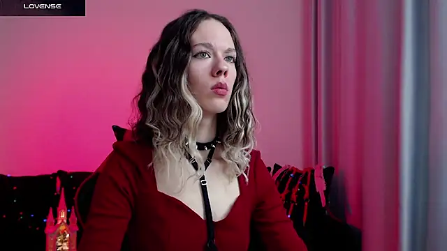 Snapshot of DivineBite chatting on 12.05.24 DivineBite online show from 12.05.24