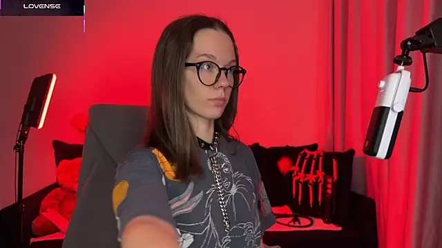 Snapshot of DivineBite chatting on 10.21.25 DivineBite online show from 10.21.25