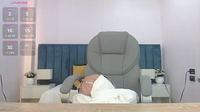 Snapshot of kimara_lion chatting on 11.12.25 kimara lion online show from 11.12.25