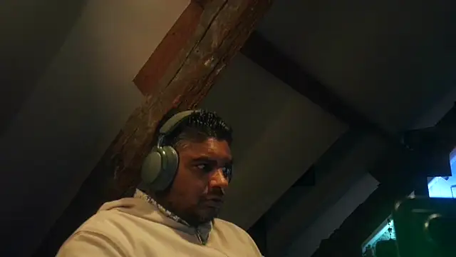 Bandusrilankasexymen online show from 10.10.25