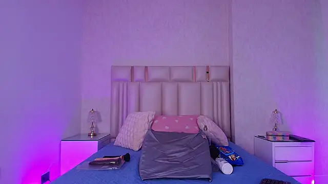  carolina fox online show from 04.23.26