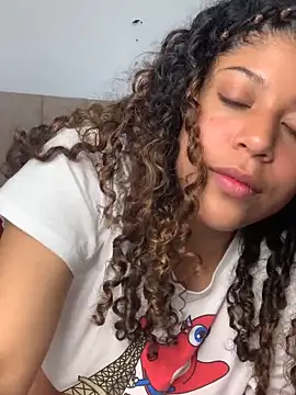 Snapshot of LilyBrunette chatting on 03.25.26 LilyBrunette online show from 03.25.26