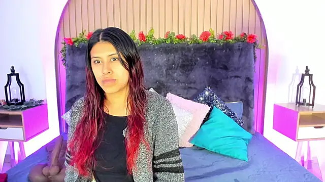 Snapshot of Karlagonzales_ chatting on 11.09.25 Karlagonzales online show from 11.09.25