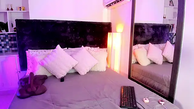 Karlagonzales  online show from 06.04.26