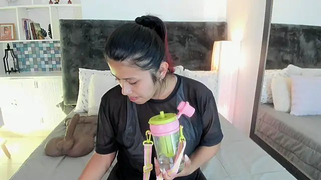 Snapshot of Karlagonzales_ chatting on 07.11.26 Karlagonzales online show from 07.11.26