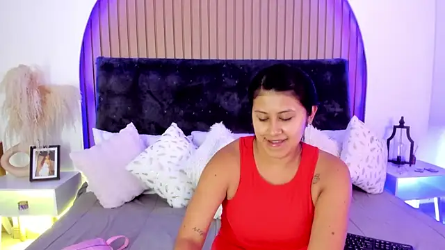 Snapshot of Karlagonzales_ chatting on 08.04.26 Karlagonzales online show from 08.04.26