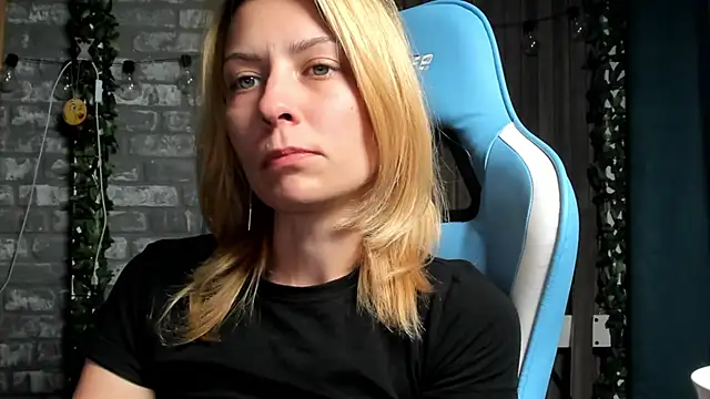 Snapshot of karo123421 chatting on 09.20.25 karo123421 online show from 09.20.25