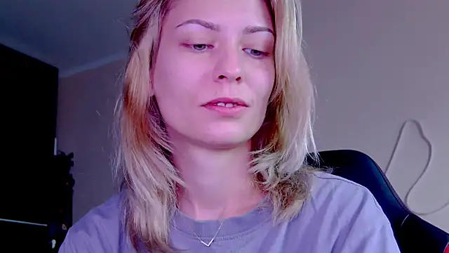 Snapshot of karo123421 chatting on 10.08.25 karo123421 online show from 10.08.25