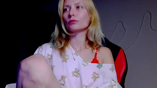 Snapshot of karo123421 chatting on 10.16.25 karo123421 online show from 10.16.25