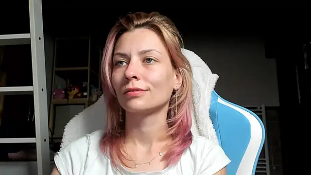 Snapshot of karo123421 chatting on 10.26.25 karo123421 online show from 10.26.25