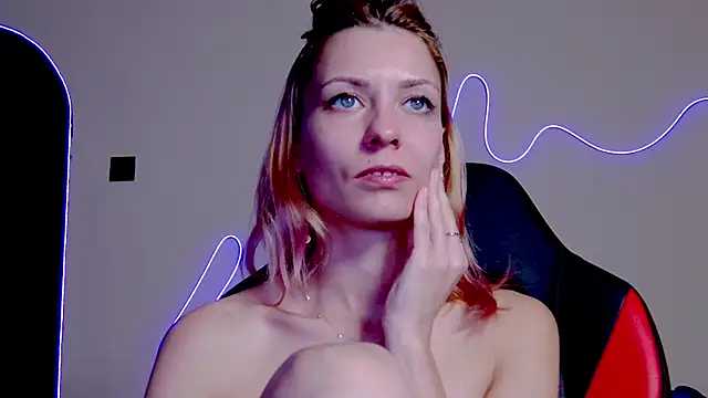 Snapshot of karo123421 chatting on 10.30.25 karo123421 online show from 10.30.25