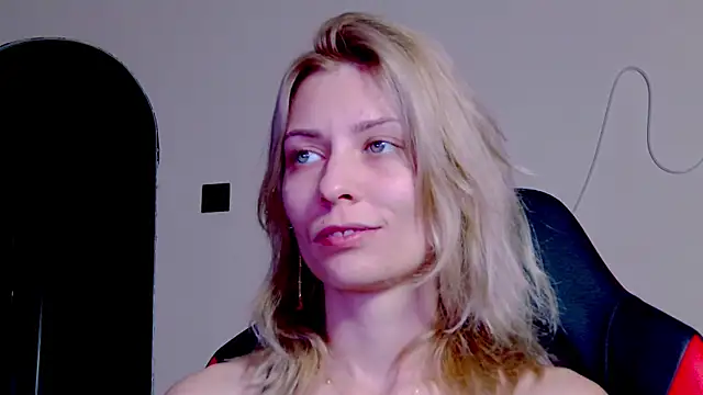 Snapshot of karo123421 chatting on 11.04.25 karo123421 online show from 11.04.25