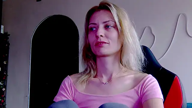 Snapshot of karo123421 chatting on 11.07.25 karo123421 online show from 11.07.25