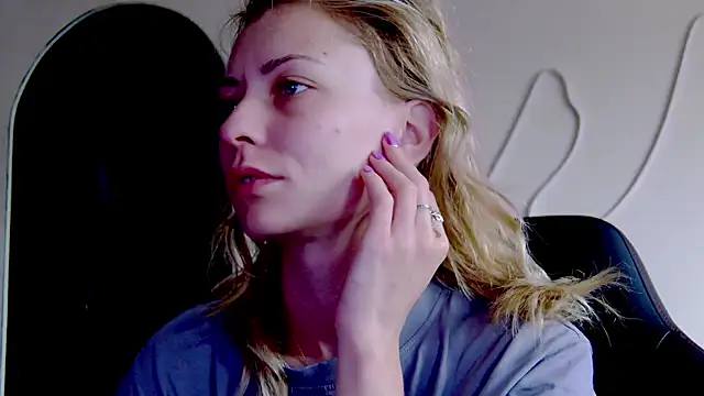 Snapshot of karo123421 chatting on 11.09.25 karo123421 online show from 11.09.25