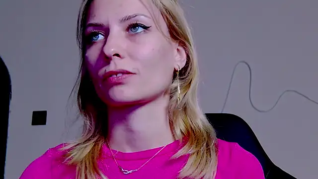 Snapshot of karo123421 chatting on 11.13.25 karo123421 online show from 11.13.25