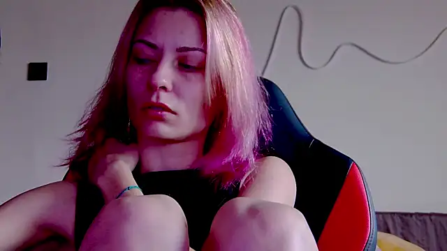 Snapshot of karo123421 chatting on 11.16.25 karo123421 online show from 11.16.25