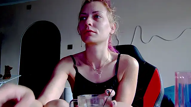 Snapshot of karo123421 chatting on 11.18.25 karo123421 online show from 11.18.25