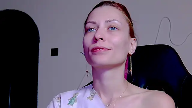 Snapshot of karo123421 chatting on 11.19.25 karo123421 online show from 11.19.25