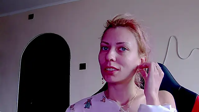 Snapshot of karo123421 chatting on 11.20.25 karo123421 online show from 11.20.25