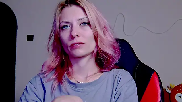 Snapshot of karo123421 chatting on 11.27.25 karo123421 online show from 11.27.25