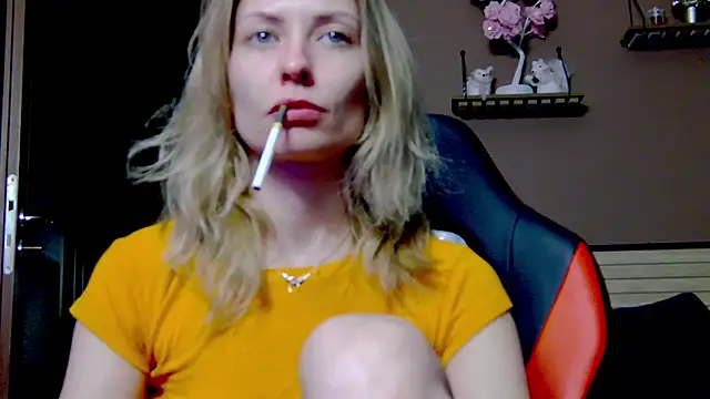 Snapshot of karo123421 chatting on 12.13.25 karo123421 online show from 12.13.25