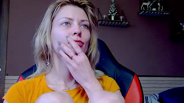 Snapshot of karo123421 chatting on 12.14.25 karo123421 online show from 12.14.25