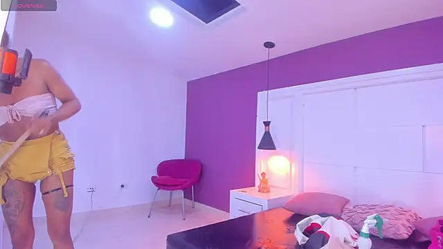 SilvanaCapelli online show from 03.14.25