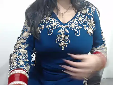 HOT CHILLY online show from 04.23.26