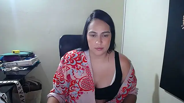 Snapshot of kendall_52 chatting on 02.05.25 kendall 52 online show from 02.05.25