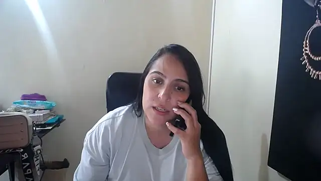 Snapshot of kendall_52 chatting on 02.27.25 kendall 52 online show from 02.27.25