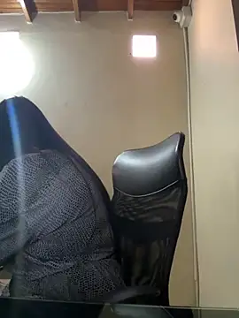 Snapshot of kendall_52 chatting on 09.10.25 kendall 52 online show from 09.10.25