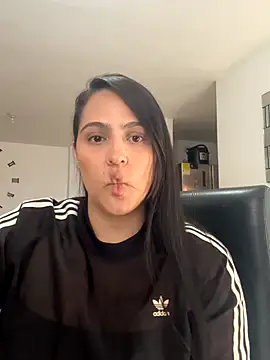 Snapshot of kendall_52 chatting on 09.17.25 kendall 52 online show from 09.17.25