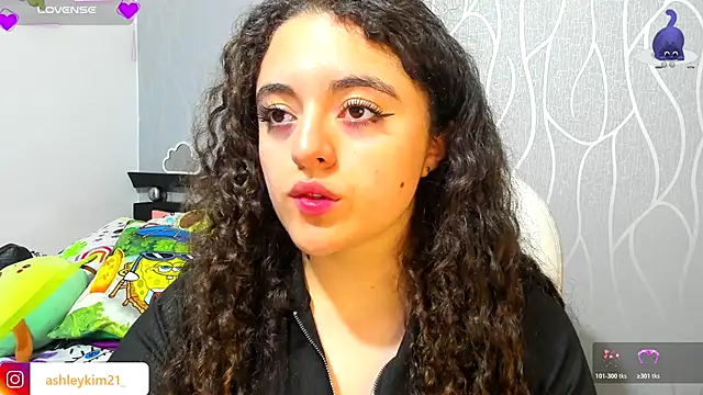 Snapshot of AshleyKim_ chatting on 11.06.25 AshleyKim online show from 11.06.25