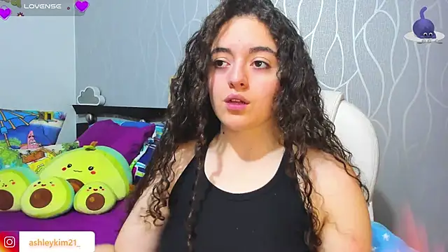 Snapshot of AshleyKim_ chatting on 12.01.25 AshleyKim online show from 12.01.25