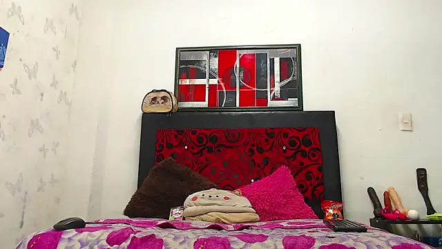 Snapshot of LexiStone_ chatting on 10.24.25 LexiStone online show from 10.24.25