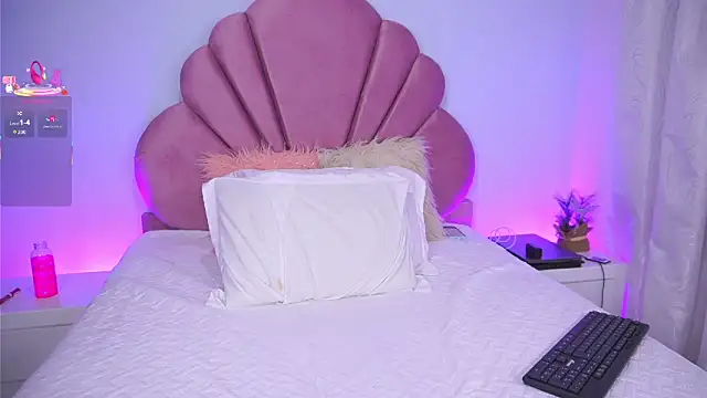 KendalEvanz online show from 09.18.25