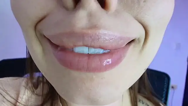 lisbet21x online show from 12.15.25