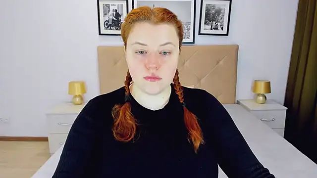 Snapshot of PolinaSalvatore chatting on 12.04.24 PolinaSalvatore online show from 12.04.24